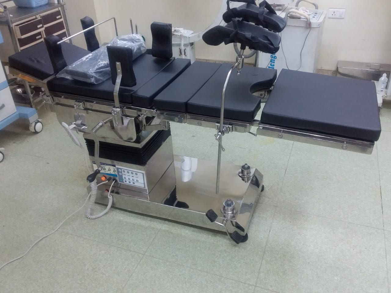 Electric C-Arm OT Table